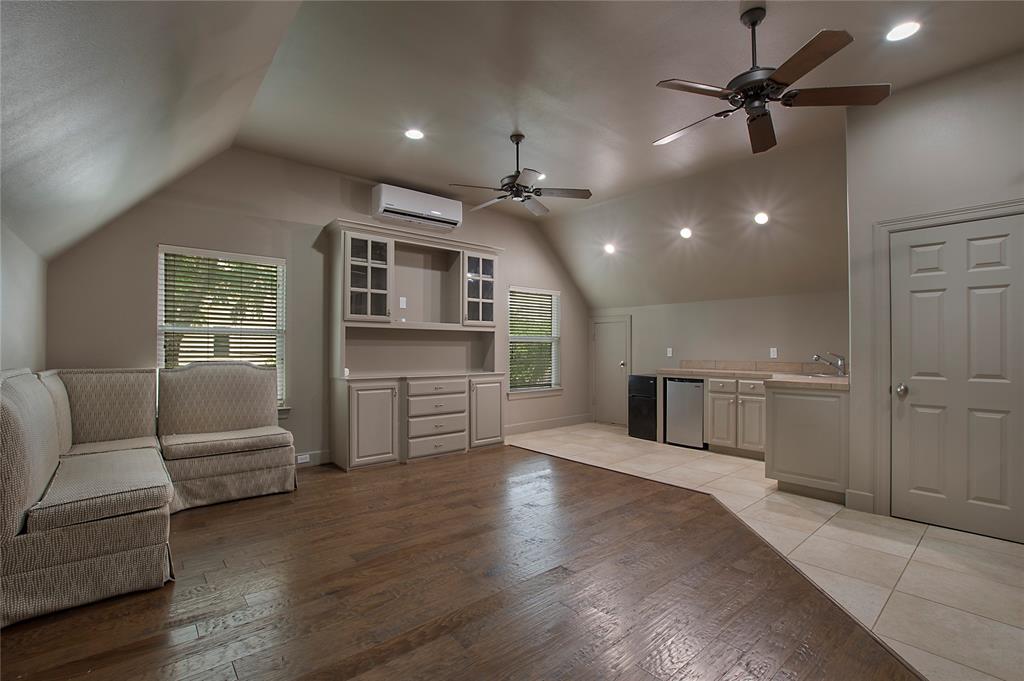 V W Greenwades - Residential