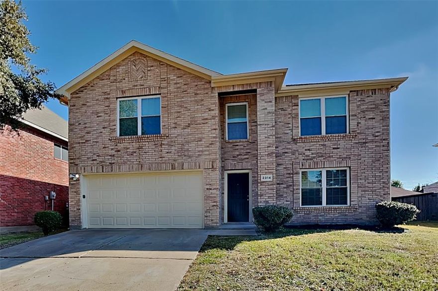 Charming 4 bed, 2.5 bath 3,240 sq ft home in Arlington! Open kitchen concept with updated counters. Primary suite with attached bathroom. Spacious backyard, great for gatherings! Pets accepted on a case by case basis. Additional admin fees apply. The Fireplace is decorative. Schedule your showing today! This home is as-is.  

This home may be located within a Homeowners Association (HOA) community. If so, residents will be responsible for adhering to all HOA rules and regulations. Please contact your agent or landlord's agent for more information.