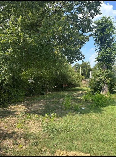 Photo of 611 Dr Martin Luther King JR Blvd Blvd, Waxahachie, TX 75165 (MLS # 21093802)