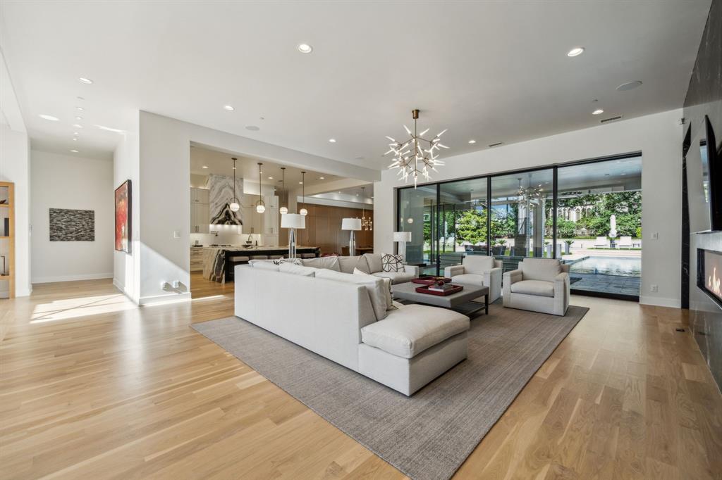 1501 Moss Lane
