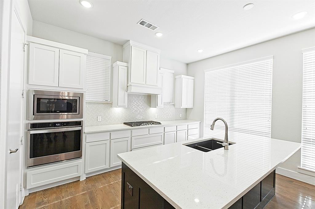 Dallas, Texas 75204, United States, 3 Bedrooms Bedrooms, ,3 BathroomsBathrooms,Residential,Active,242397