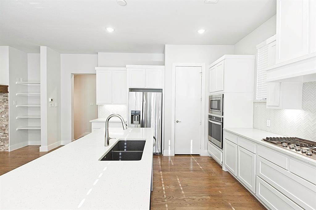 Dallas, Texas 75204, United States, 3 Bedrooms Bedrooms, ,3 BathroomsBathrooms,Residential,Active,242397