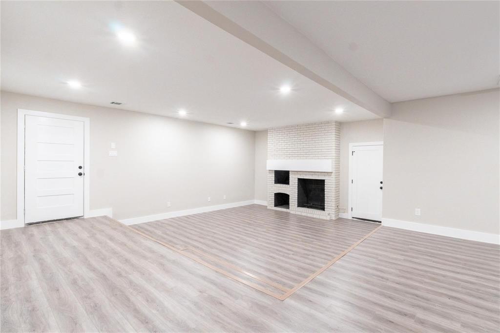 209 W 9th Street