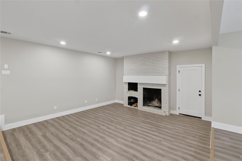 209 W 9th Street