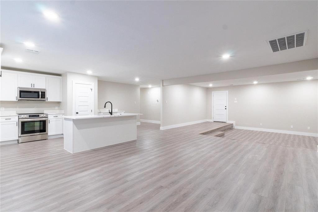 209 W 9th Street