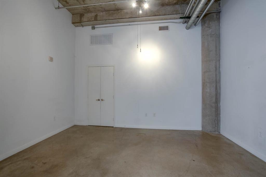 Beat At The South Side Station - Residential Lease