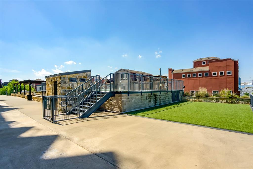 Beat At The South Side Station - Residential Lease