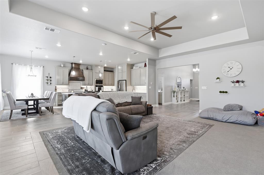 The Preserve On Ash - Residential