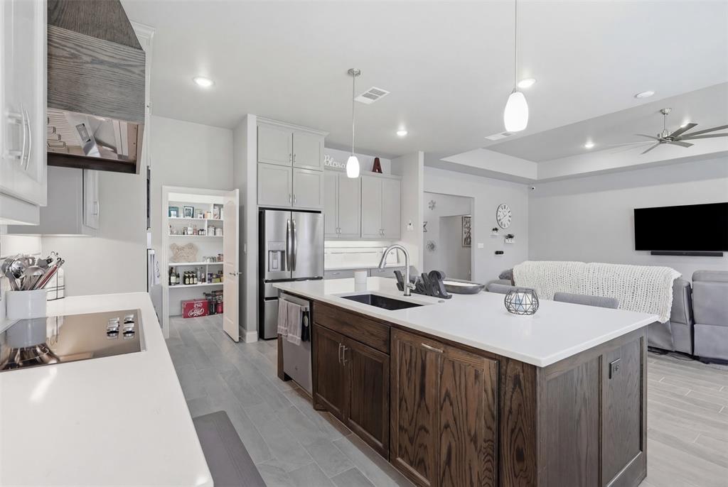 The Preserve On Ash - Residential