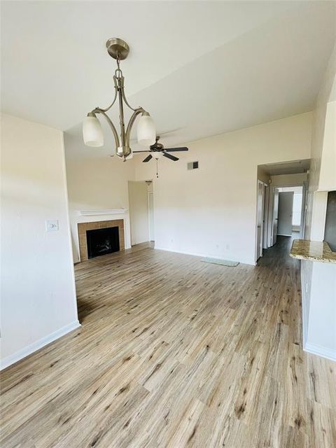 2106 Horizon Trail 3721 Arlington TX 76011