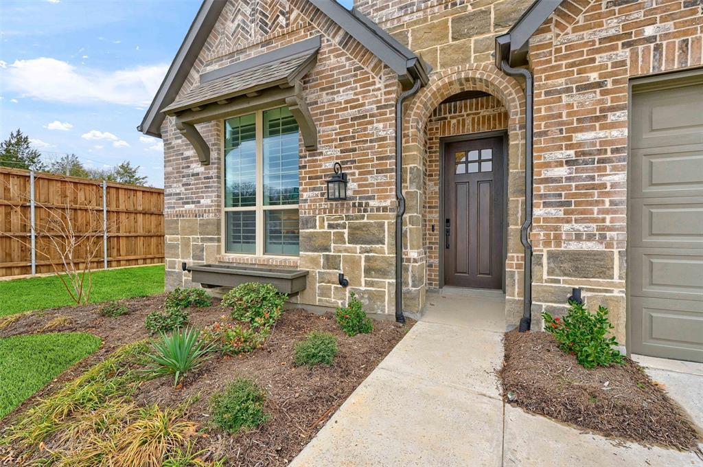 5125 Twin Oaks Court