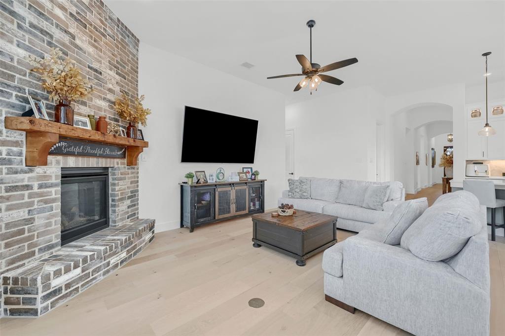 5125 Twin Oaks Court