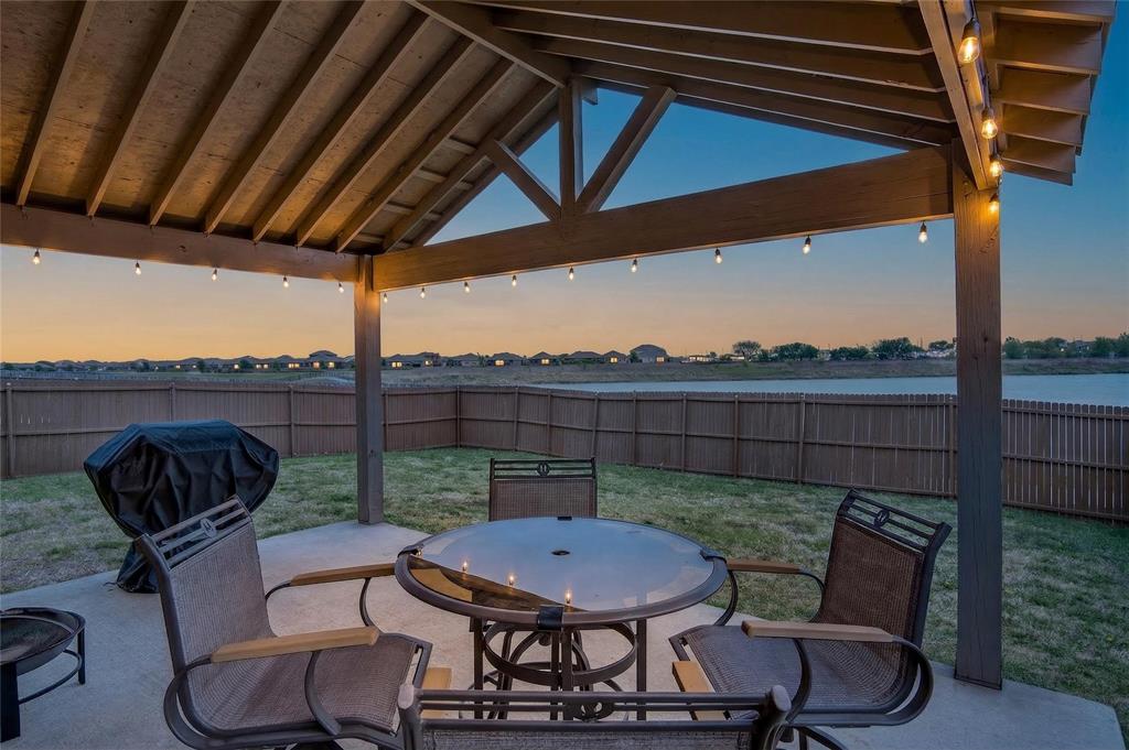1212 River Oak Lane