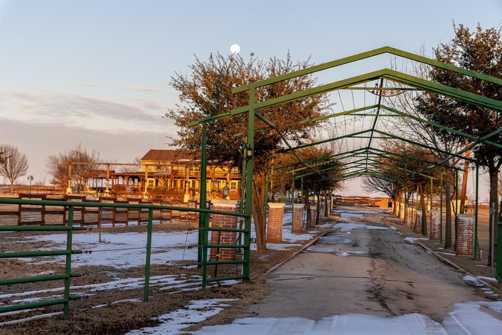 Rolling Hills - Farm