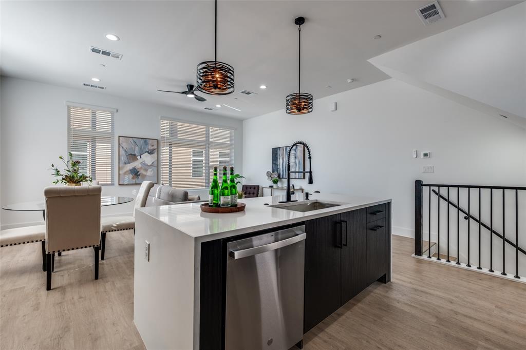 Dallas Land & Loan Cos Add 03 - Residential Lease