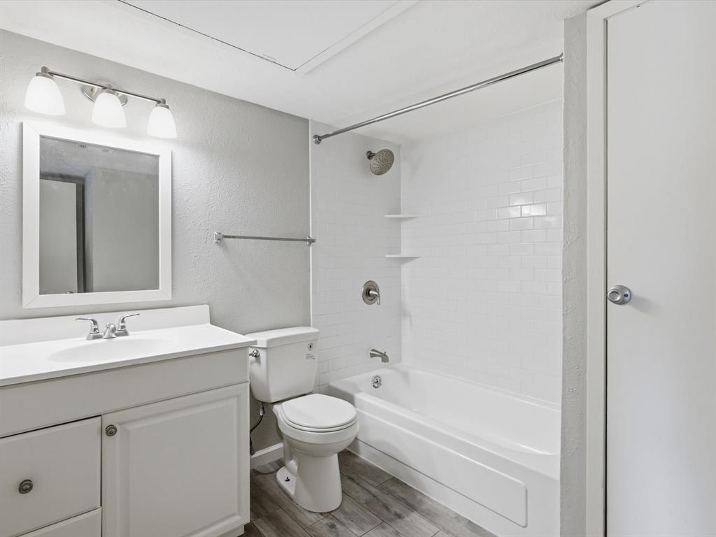 River Oaks Condos - Residential