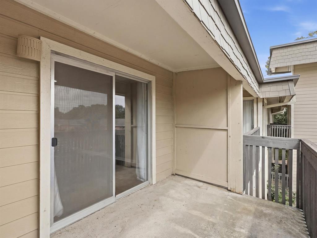 River Oaks Condos - Residential