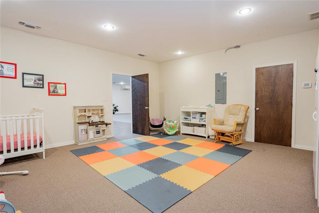 A0229 - DAVIS GEORGE W - Commercial Sale