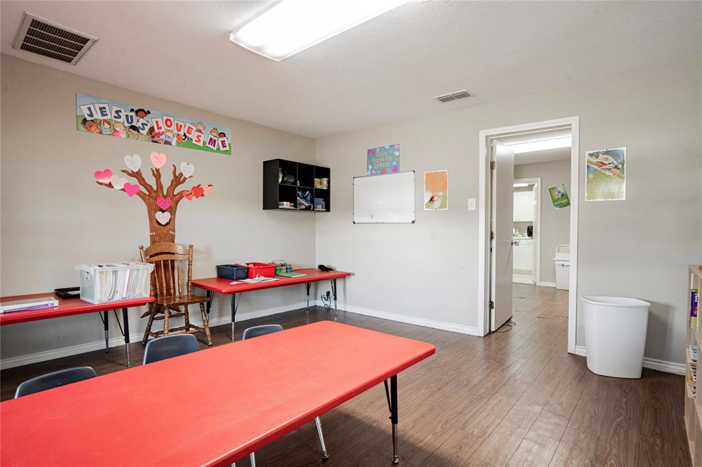 A0229 - DAVIS GEORGE W - Commercial Sale