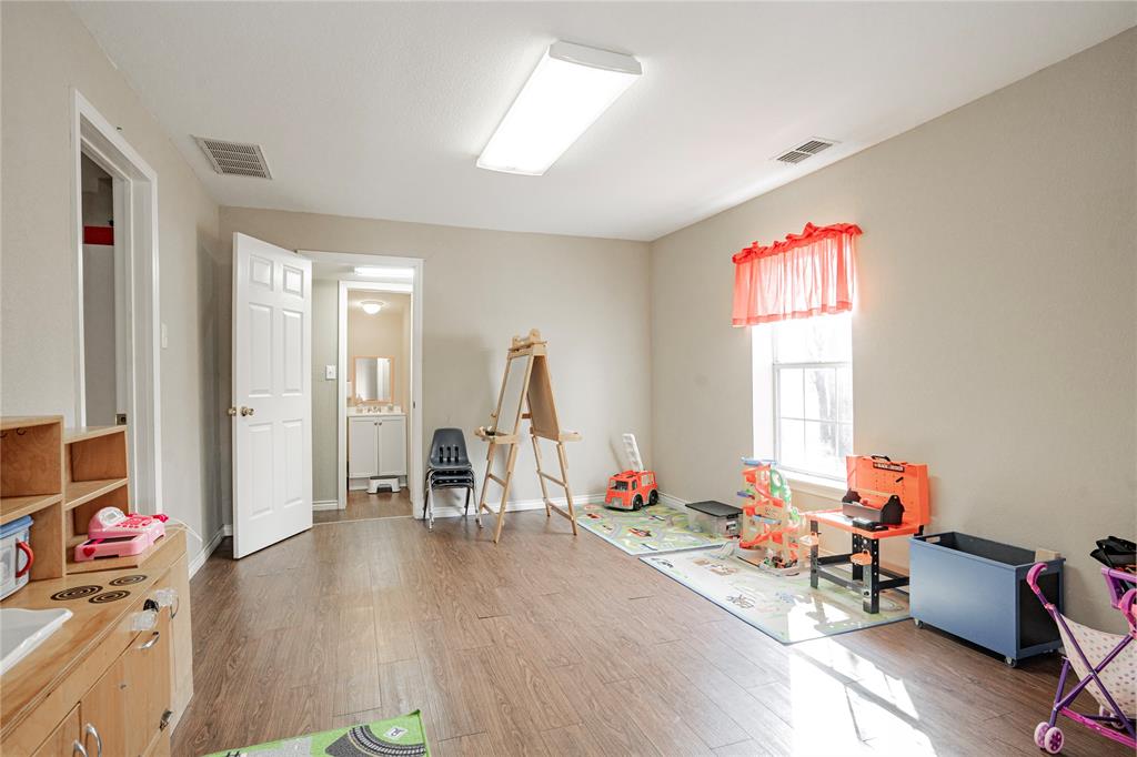 A0229 - DAVIS GEORGE W - Commercial Sale