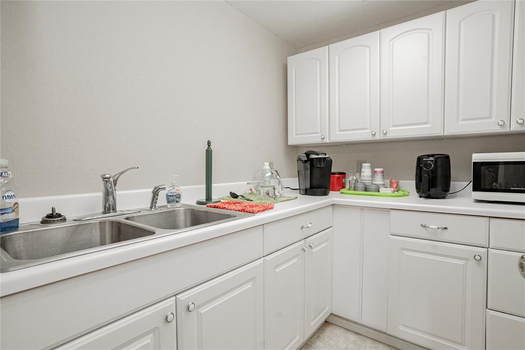 A0229 - DAVIS GEORGE W - Commercial Sale