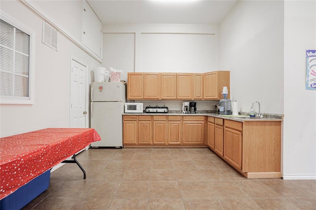 A0229 - DAVIS GEORGE W - Commercial Sale