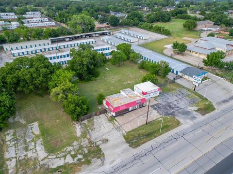Photo of 1137 Fort Worth Highway, Weatherford, TX 76086 (MLS # 21336777)