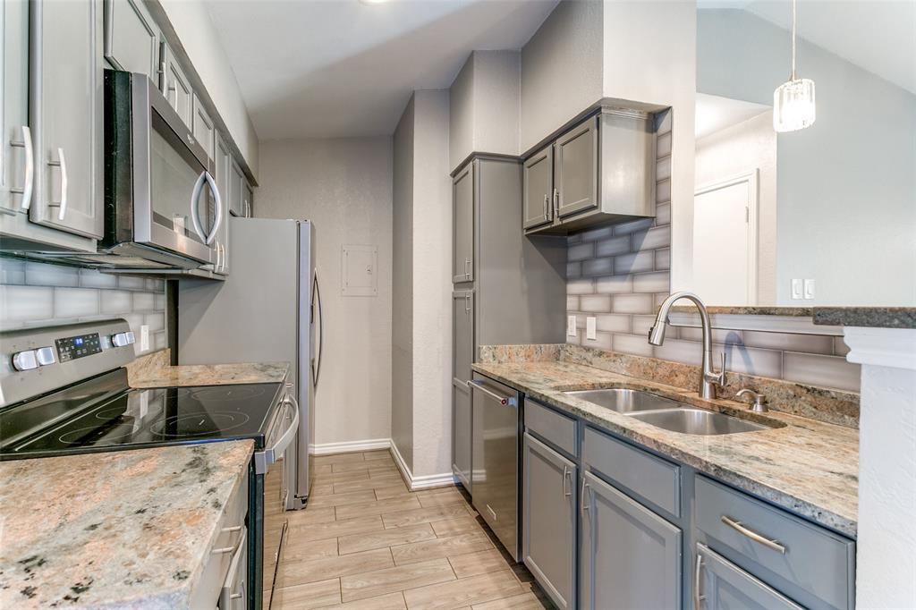 Shadowood Trail Condo - Residential