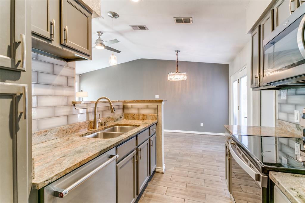 Shadowood Trail Condo - Residential