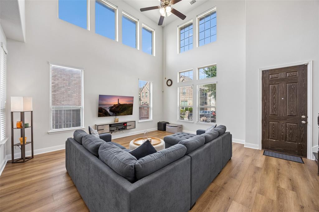 3709 Cliffstone Way
