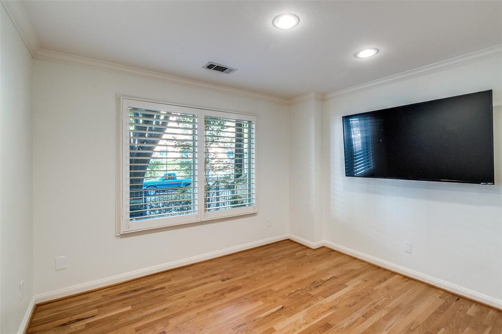 Gregory Twnhms 01 - Residential Lease