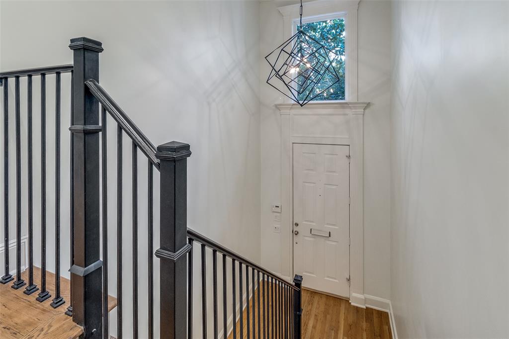 Gregory Twnhms 01 - Residential Lease