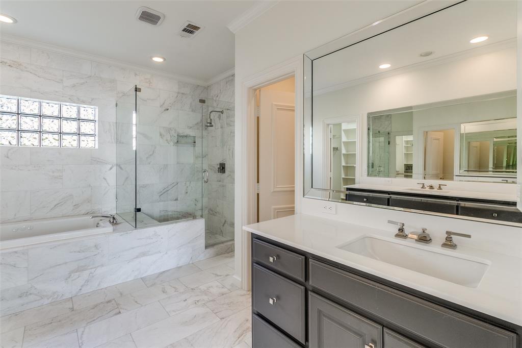 Gregory Twnhms 01 - Residential Lease