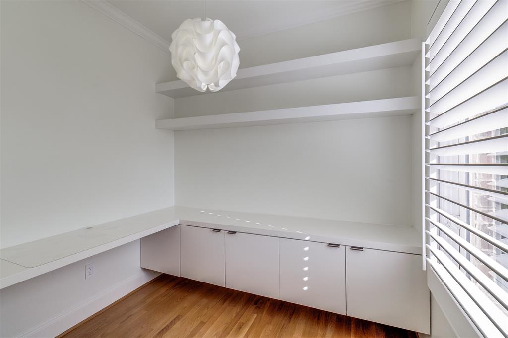 Gregory Twnhms 01 - Residential Lease