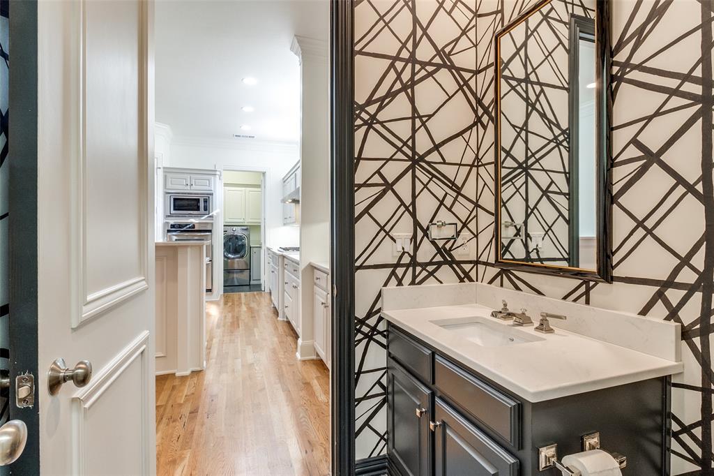 Gregory Twnhms 01 - Residential Lease