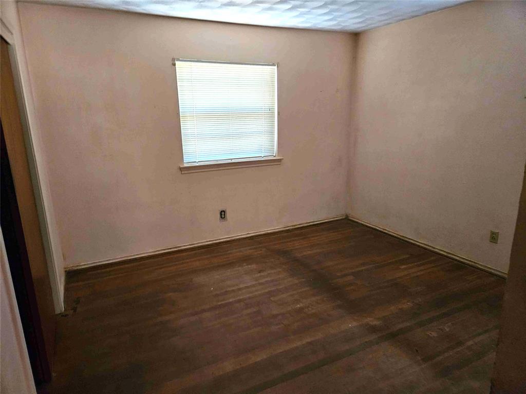 HOLLIS - Residential