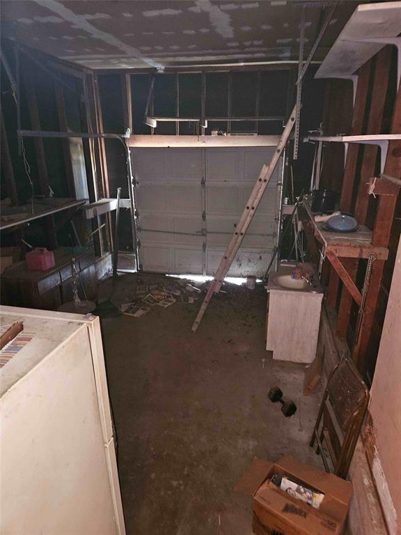 HOLLIS - Residential