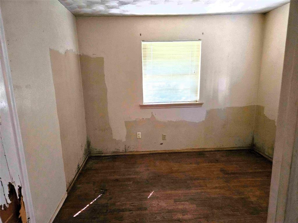 HOLLIS - Residential