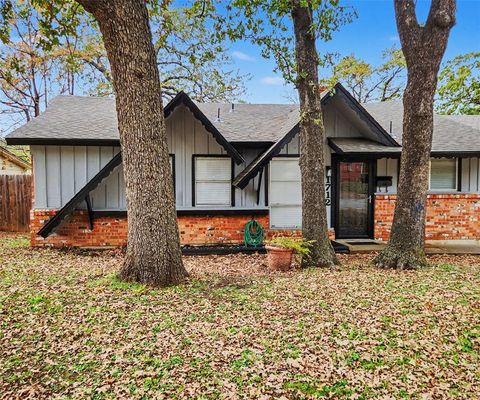 1712 Warren Lane Fort Worth TX 76112