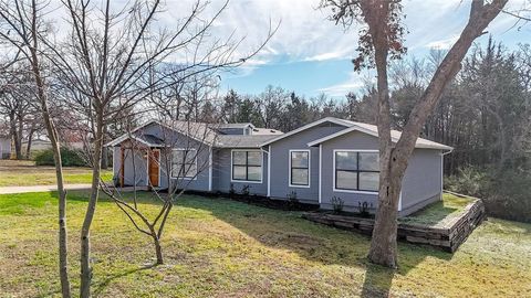 938 Amsden Street Denison TX 75020