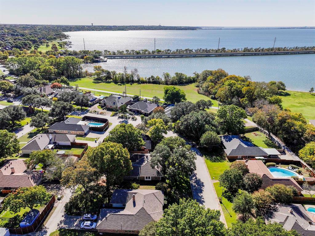 1128 Bayshore Drive