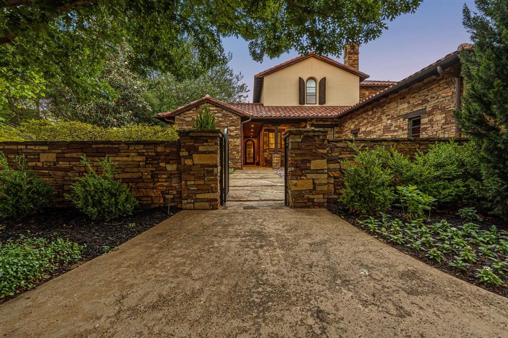 2215 King Fisher Drive