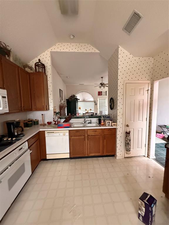 Oaks Of Lake Forest - Residential