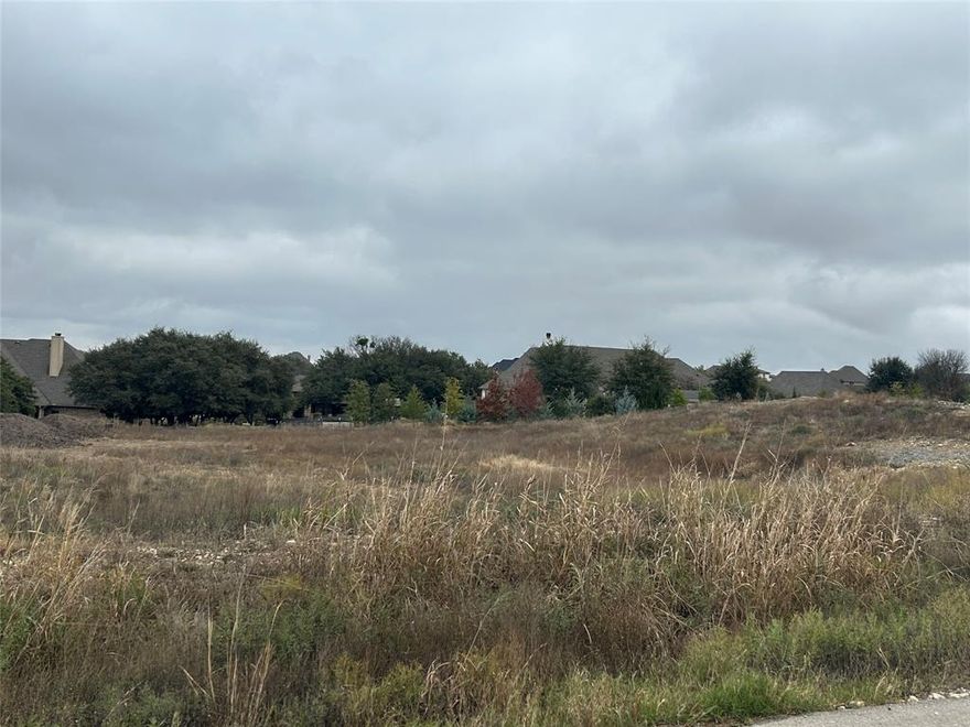 One of the last remaining one acre lots available within the brand new Aledo Heights neighborhood. Bring any builder to construct your ideal home in this deed restricted community. 
Aledo ISD - Nextlink Internet - 2,700 sf minimum - 3 car garage minimum - 90% masonry exterior required.