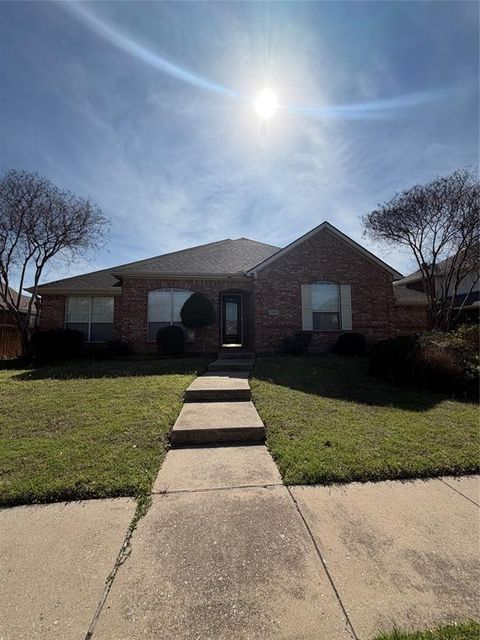 Photo of 6809 Westover Dr, Rowlett, TX 75089 (MLS # 21216881)