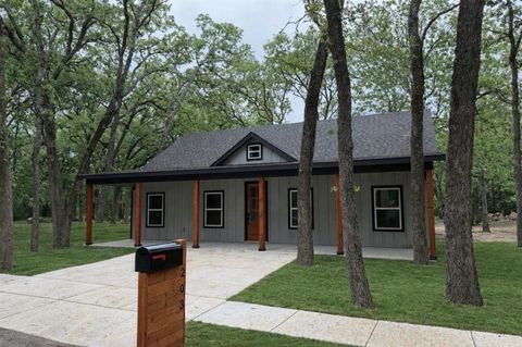 Photo of 203 Seagrove Lane, Quinlan, TX 75474 (MLS # 21210379)