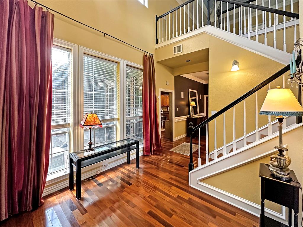 525 Ravenaux Drive
