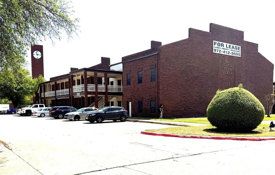 PREMIER SPACE.  LARGE EXECTIVE OFFICE, TWO SMALLER OFFICES, LARGE RECEPTION AND KITCHEN BREAKROOM.