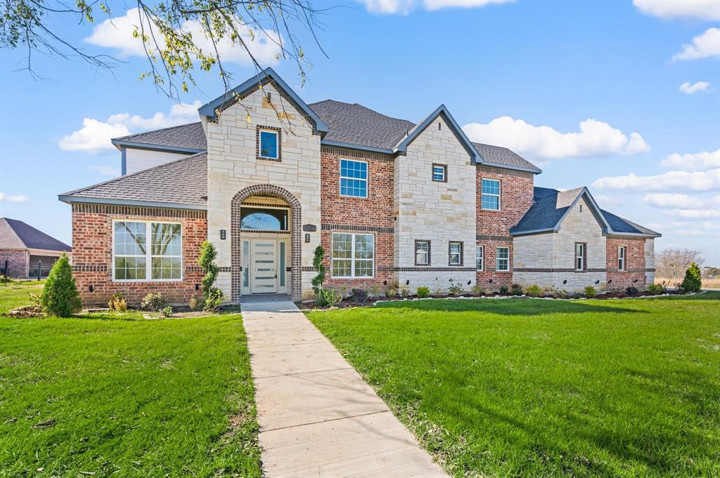 828 Mallard Pointe Drive