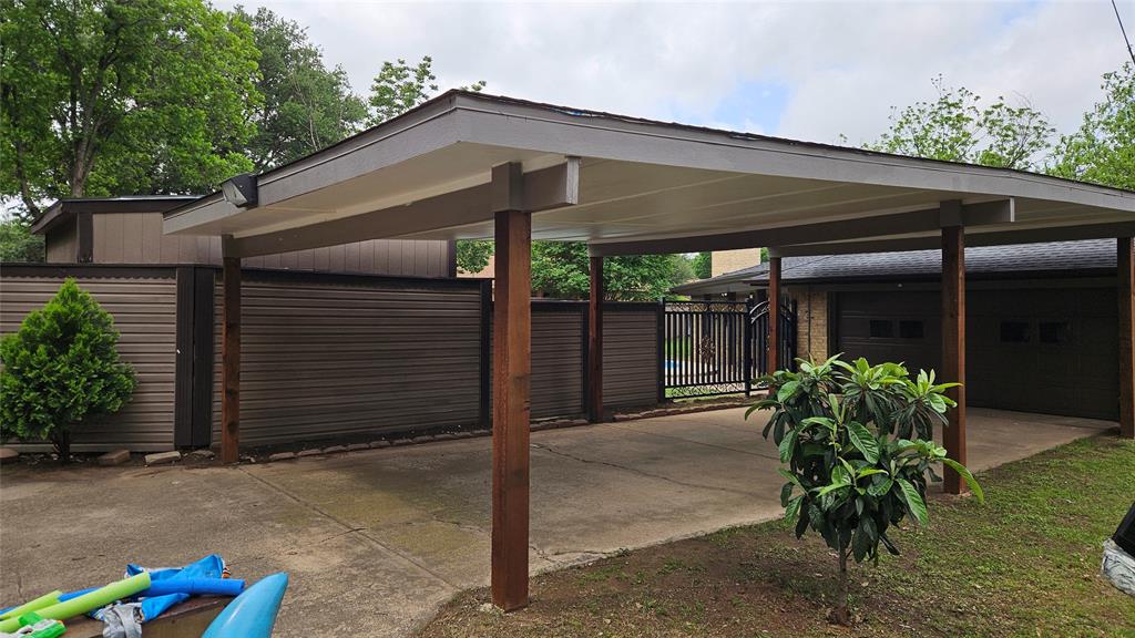 2418 Ingleside Drive
